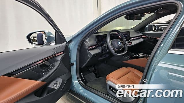 BMW i5 2024 — ფოტო 17/33