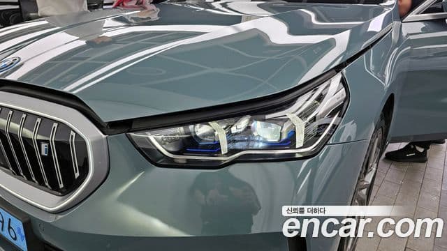 BMW i5 2024 — ფოტო 25/33
