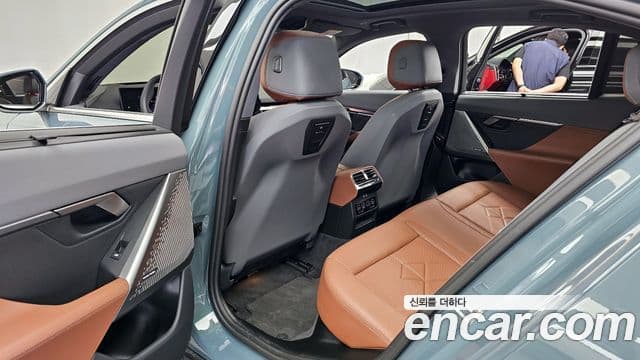 BMW i5 2024 — ფოტო 8/33