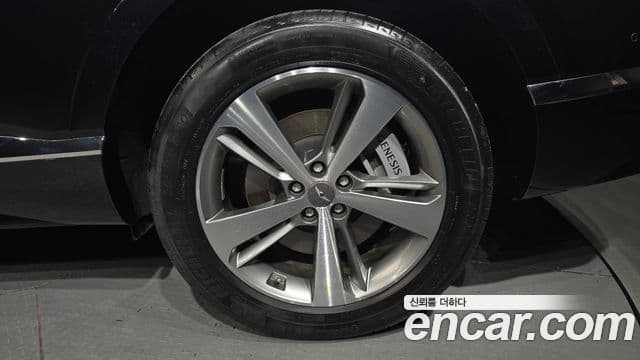 Genesis GV80 2023 — Photo 19/30