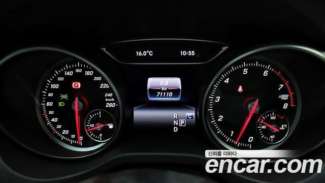 Mercedes-Benz GLA-Class 2019 — Şəkil 10/20