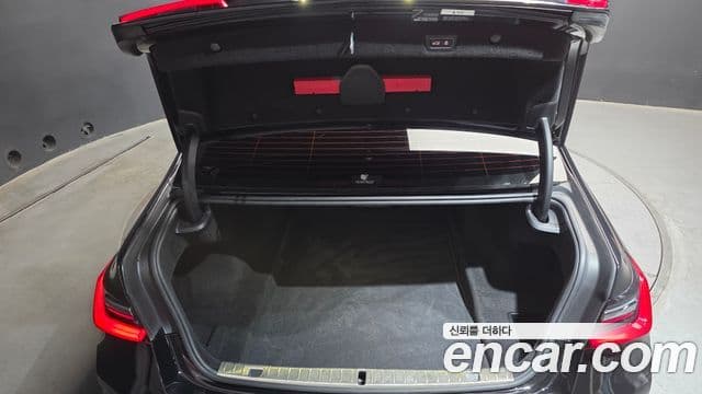 BMW 7 Series 2022 — Photo 7/30