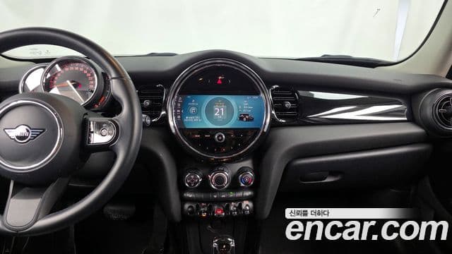 Mini Cooper 2021 — Фото 14/20