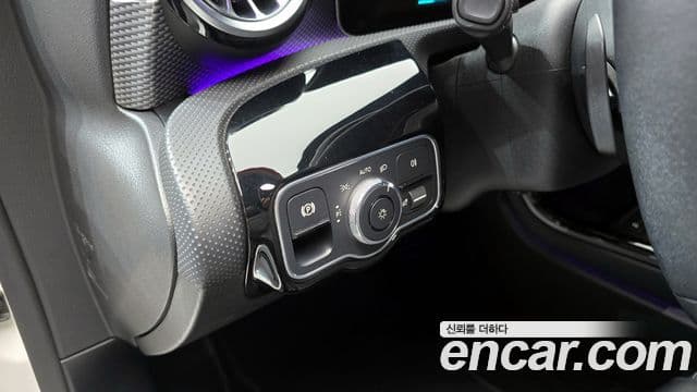 Mercedes-Benz A-Class 2020 — ფოტო 17/20