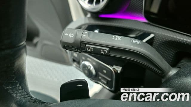 Mercedes-Benz A-Class 2020 — ფოტო 19/20
