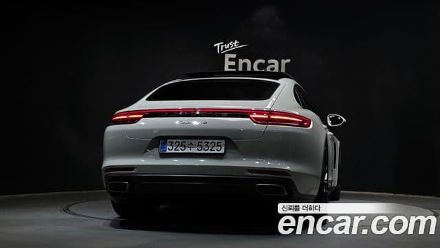 Porsche Panamera 2018 — Photo 25/30