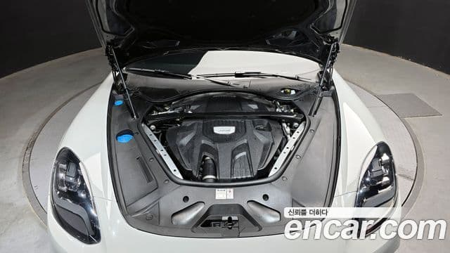 Porsche Panamera 2018 — Photo 24/30