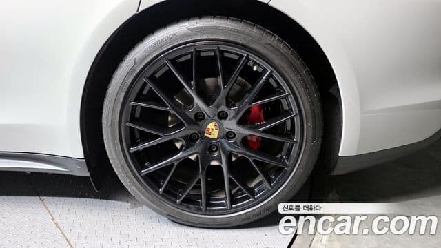 Porsche Panamera 2018 — Photo 9/30
