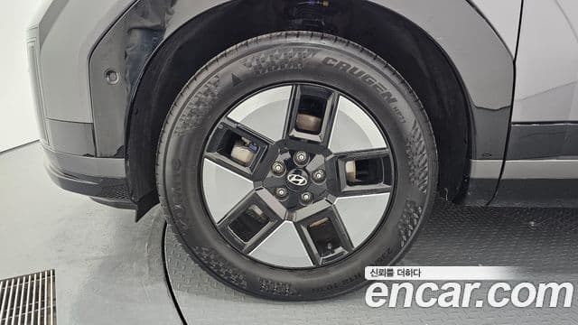 Hyundai Santa Fe 2023 — ფოტო 2/20