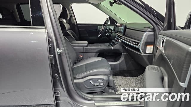 Hyundai Santa Fe 2023 — ფოტო 5/20