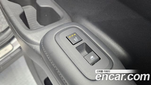Hyundai Santa Fe 2023 — ფოტო 16/20