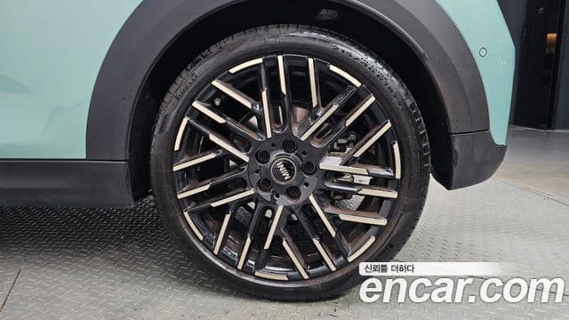 Mini Cooper S 2024 — Photo 16/33