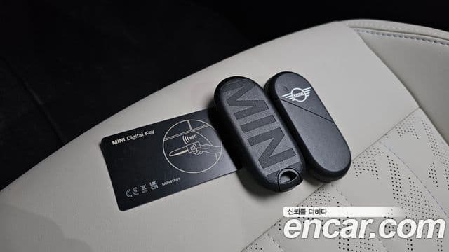 Mini Cooper S 2024 — Photo 29/33