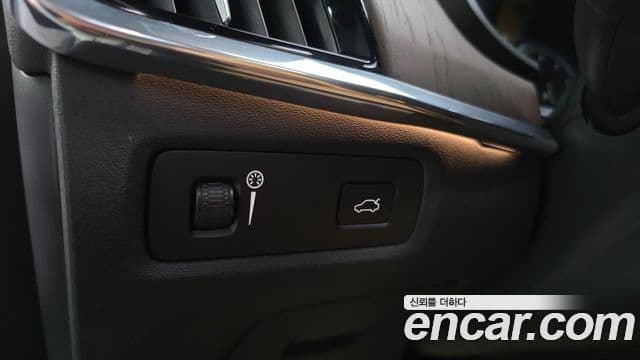 Volvo S90 2021 — ფოტო 14/20