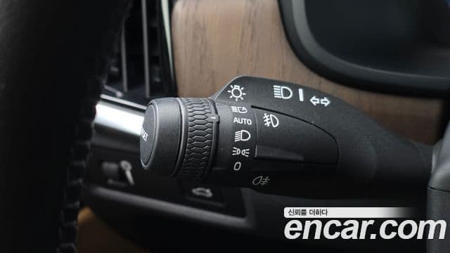 Volvo S90 2021 — ფოტო 16/20