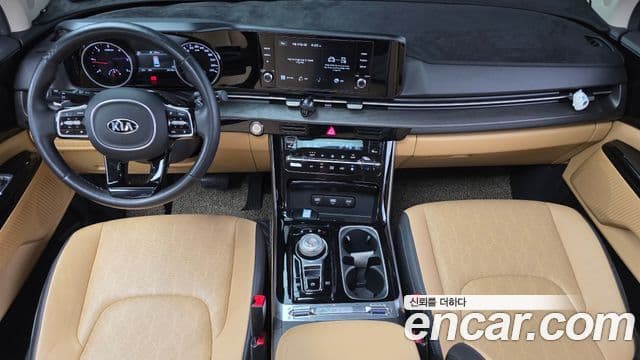 Kia Carnival 2021 — фото 7 из 20