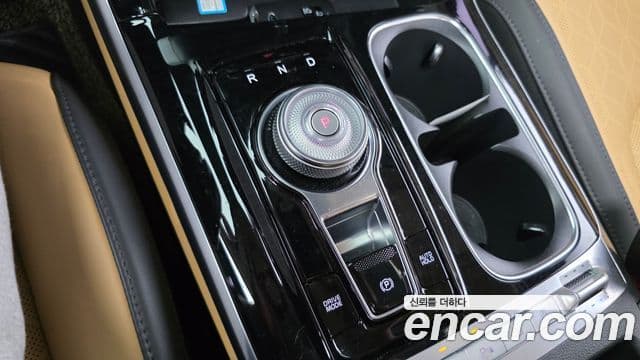 Kia Carnival 2021 — фото 9 из 20