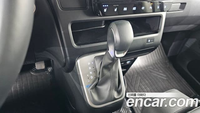 Hyundai Staria 2024 — Şəkil 16/20