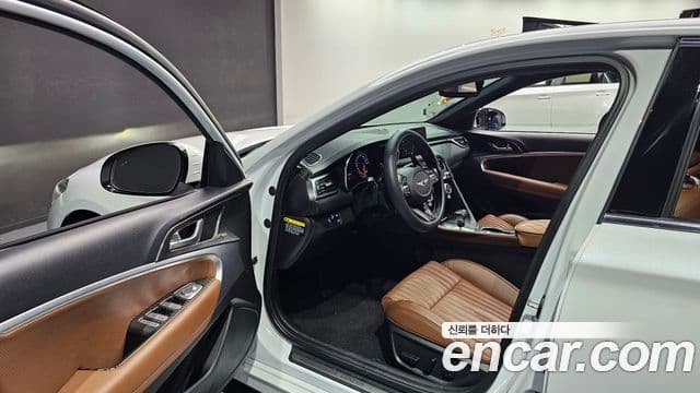 Genesis G70 2019 — Photo 15/20