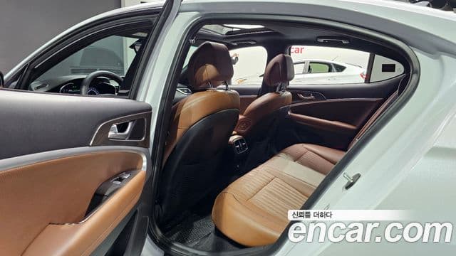 Genesis G70 2019 — Photo 3/20