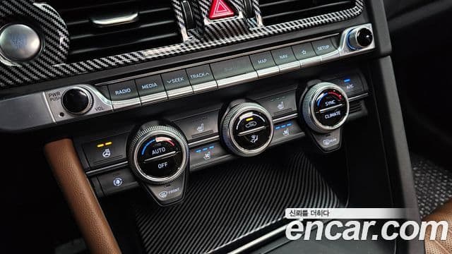 Genesis G70 2019 — Photo 13/20