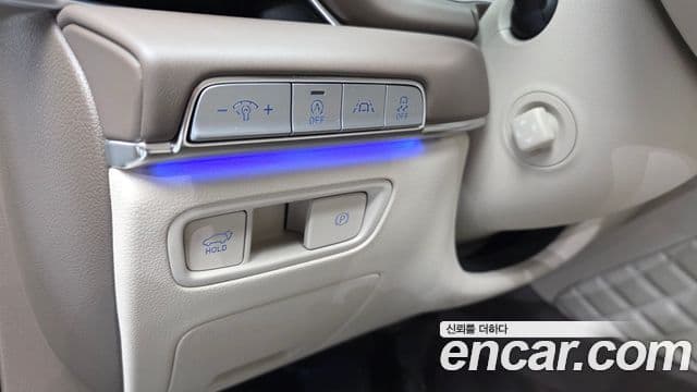 Genesis GV80 2021 — ფოტო 17/20