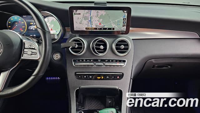 Mercedes-Benz GLC-Class 2021 — ფოტო 19/20