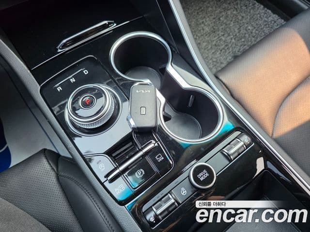 Kia K5 2022 — Şəkil 8/20