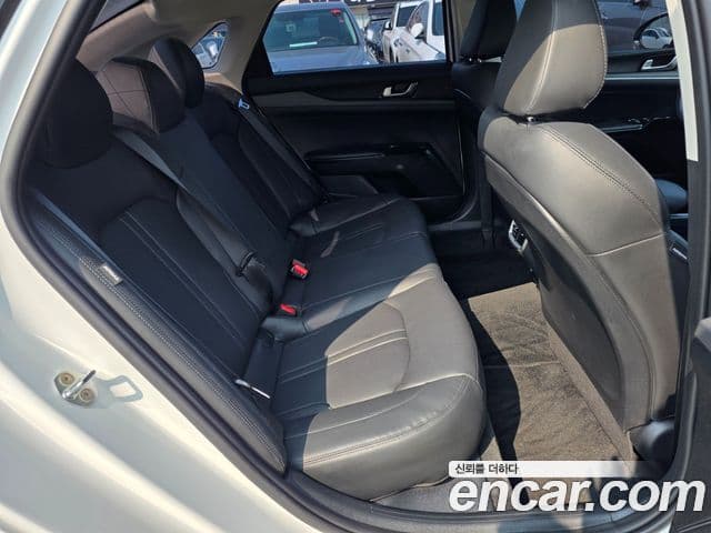 Kia K5 2022 — Şəkil 14/20