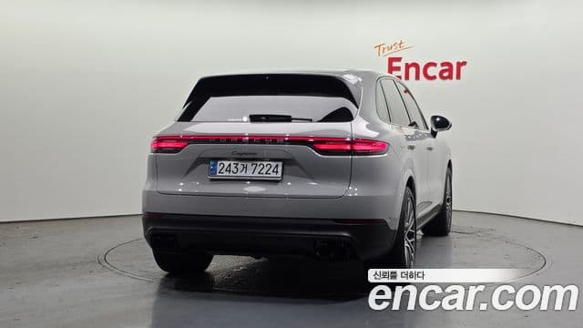Porsche Cayenne 2023 — Photo 15/20