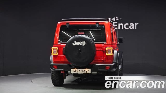 Jeep Wrangler 2021 — ფოტო 24/30