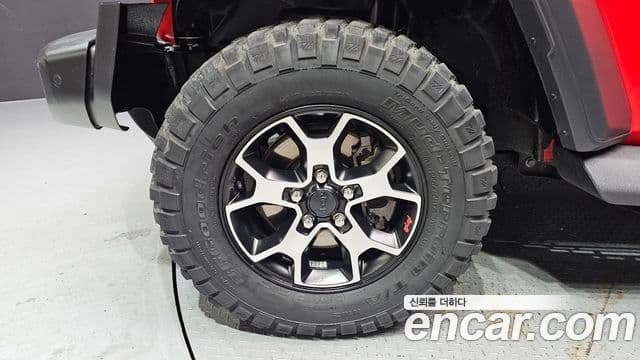 Jeep Wrangler 2021 — ფოტო 14/30