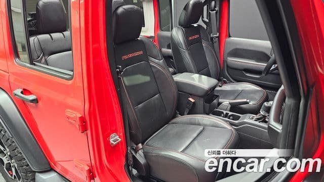 Jeep Wrangler 2021 — ფოტო 26/30