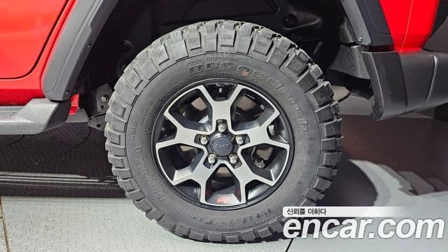 Jeep Wrangler 2021 — ფოტო 7/30