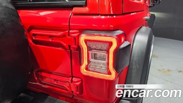 Jeep Wrangler 2021 — ფოტო 1/30