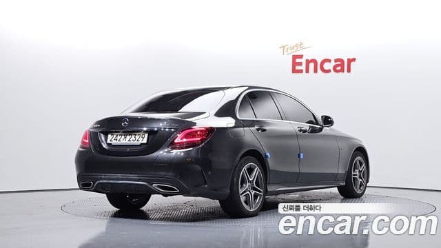 Mercedes-Benz C-Class 2020 — ფოტო 2/20
