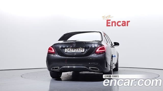 Mercedes-Benz C-Class 2020 — ფოტო 4/20