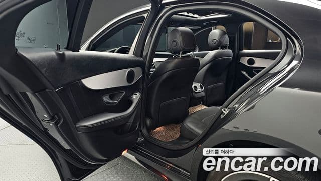 Mercedes-Benz C-Class 2020 — ფოტო 12/20