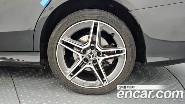 Mercedes-Benz C-Class 2020 — Şəkil 30/35