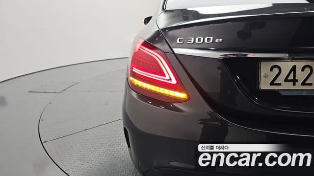 Mercedes-Benz C-Class 2020 — Şəkil 13/35