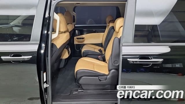 Kia Carnival 2023 — Şəkil 17/18