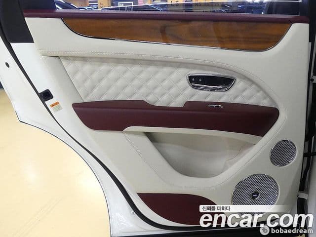 Bentley Bentayga 2022 — Şəkil 19/20