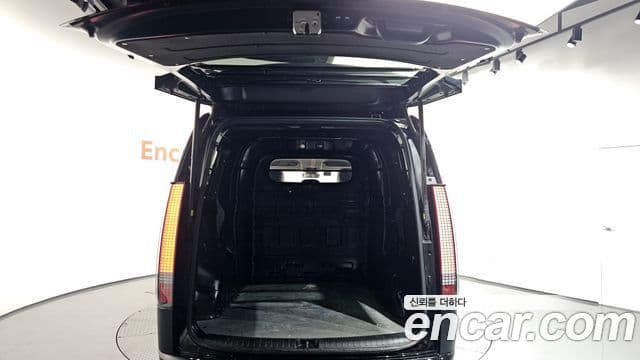 Hyundai Staria 2022 — Şəkil 17/20