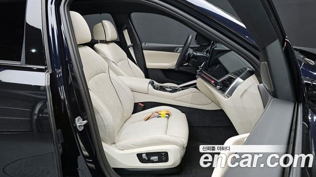 BMW X6 2025 — Photo 28/35
