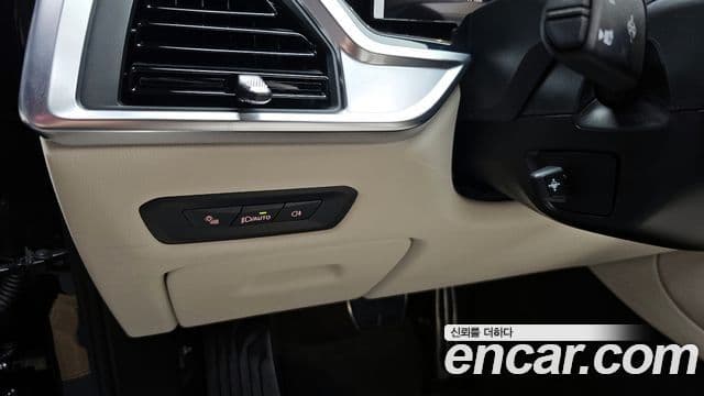BMW X6 2025 — Photo 17/35