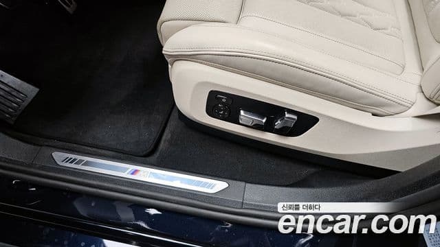 BMW X6 2025 — Photo 8/35