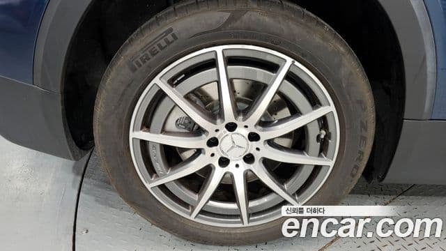 Mercedes-Benz GLB-Class 2022 — фото 5 из 20