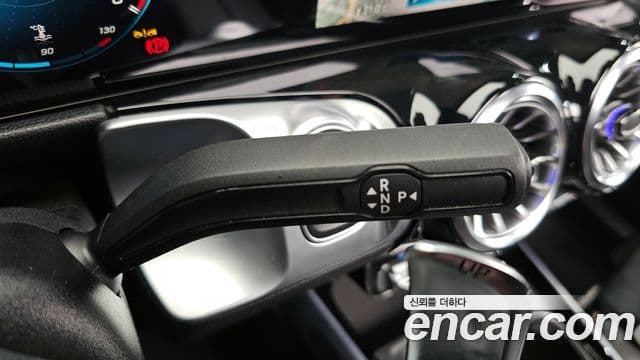 Mercedes-Benz GLB-Class 2022 — фото 9 из 20