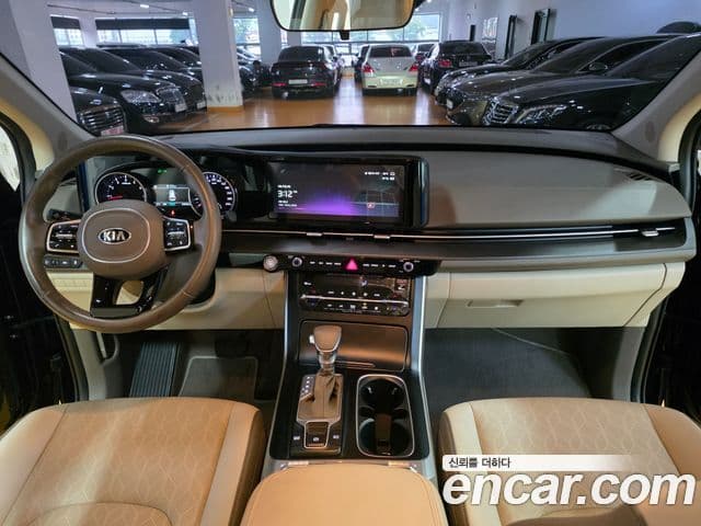 Kia Carnival 2021 — Фото 6/20
