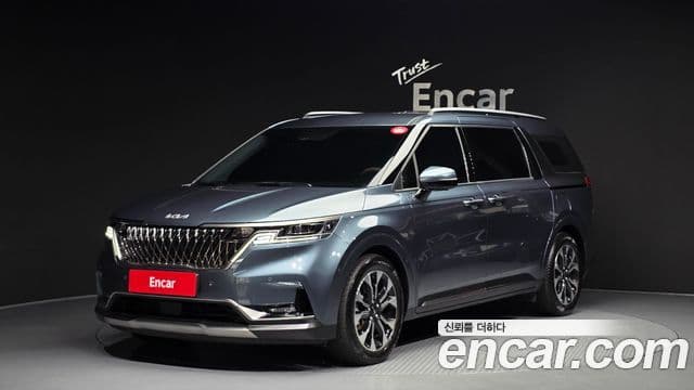 Kia Carnival 2023 — Фото 1/20